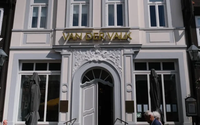 Hoteleingang des Hotels Van der Valk Hildesheim