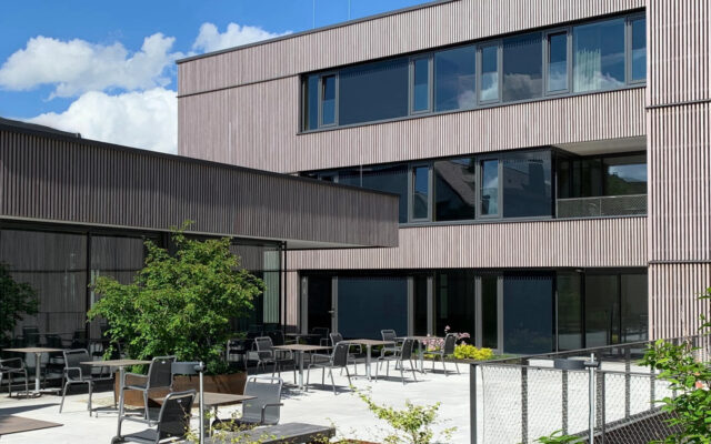 Außenansicht des Hotel Knoblauch, Hotel mit Fokus auf Nachhaltigkeit und Effizienz