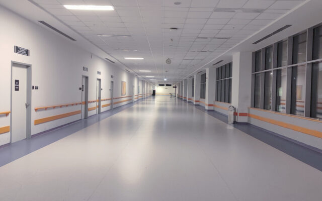 Klinkflur Krankenhaus Energierichtlinien